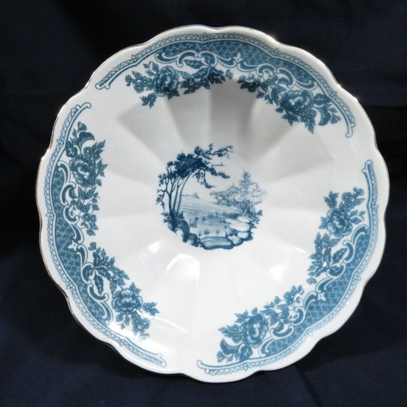 VTG Korosten Ukraine USSR Porcelain Blue on white gold rim pedestal bowl - Picture 5 of 11